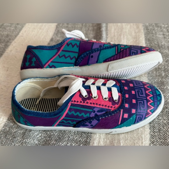 Hand Painted Women SZ 6 Art to Wear Colorful Lace Up Sneakers One of a Kind New - Picture 3 of 10